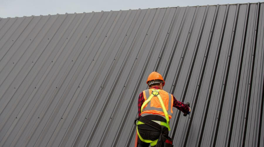Professional metal roof installation services in Florida, PR